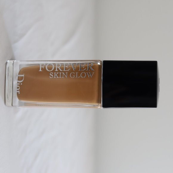 Dior Forever Skin Glow 24h* wear Radiant Perfection Skin Caring Foundation - Picture 3 of 3